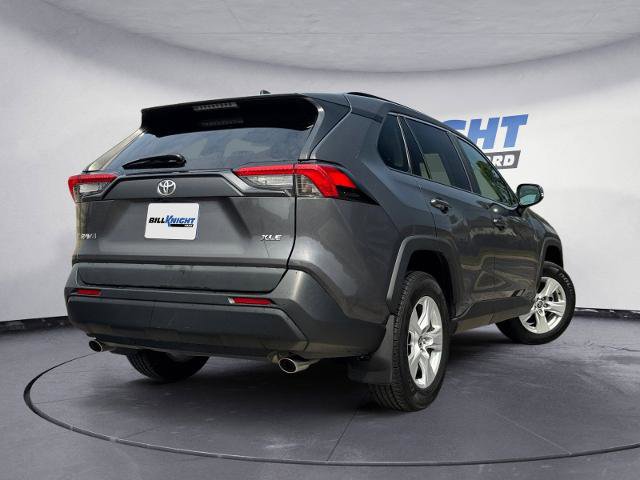 Used 2021 Toyota RAV4 XLE FWD image 5