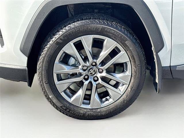Used 2025 Toyota RAV4 XLE Premium w/ Weather Package FWD image 33