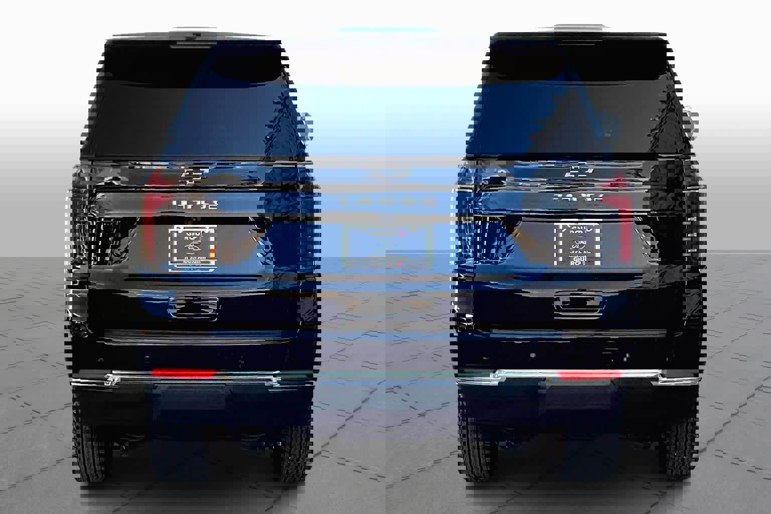 Used 2025 Chevrolet Tahoe LS image 4