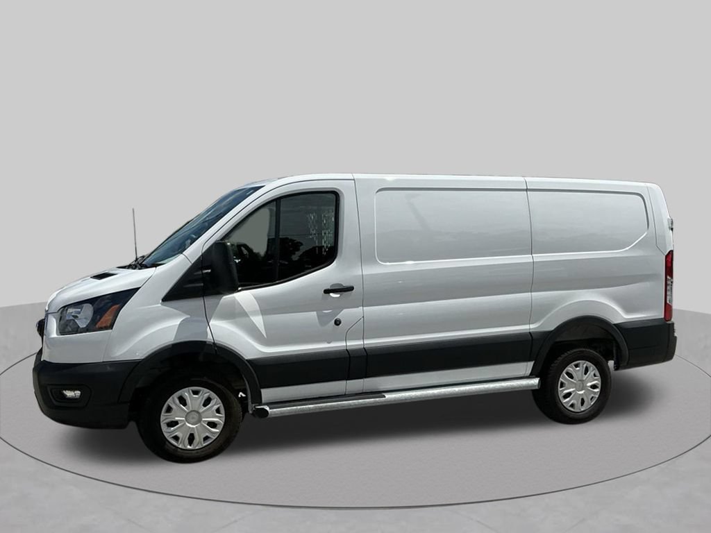 Certified 2025 Ford Transit 250 Low Roof w/ Exterior Upgrade Package RWD image 4
