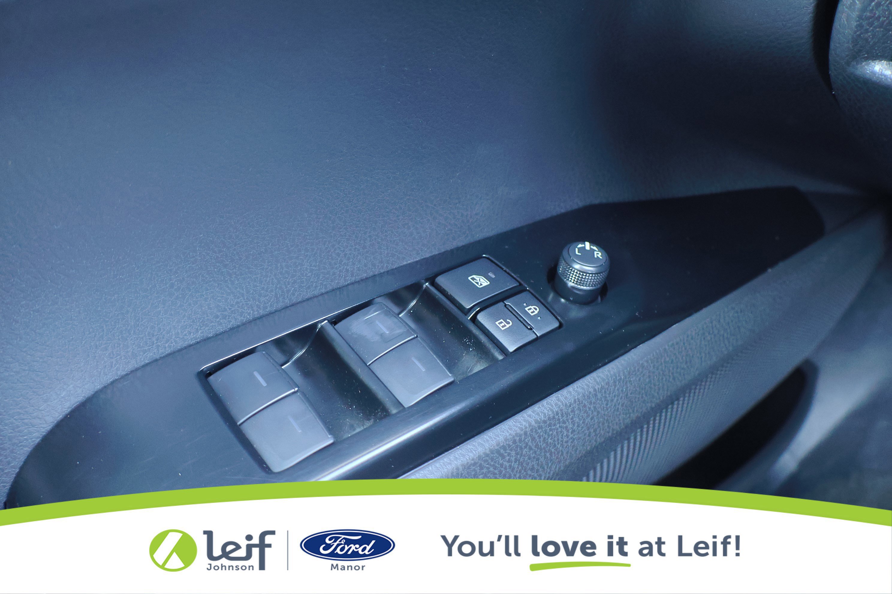 Used 2025 Toyota Camry SE image 15