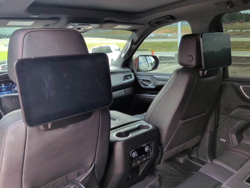 Used 2023 Chevrolet Suburban RST w/ Luxury Package AWD/4WD image 15