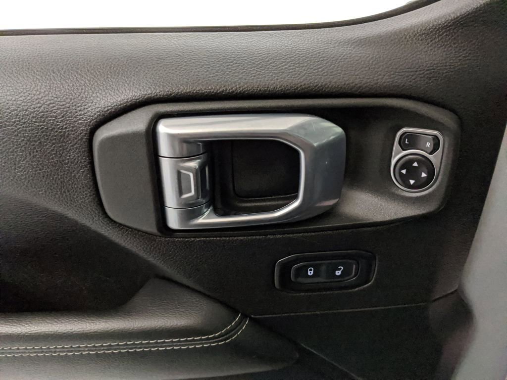 Used 2023 Jeep Wrangler Unlimited Sahara image 23