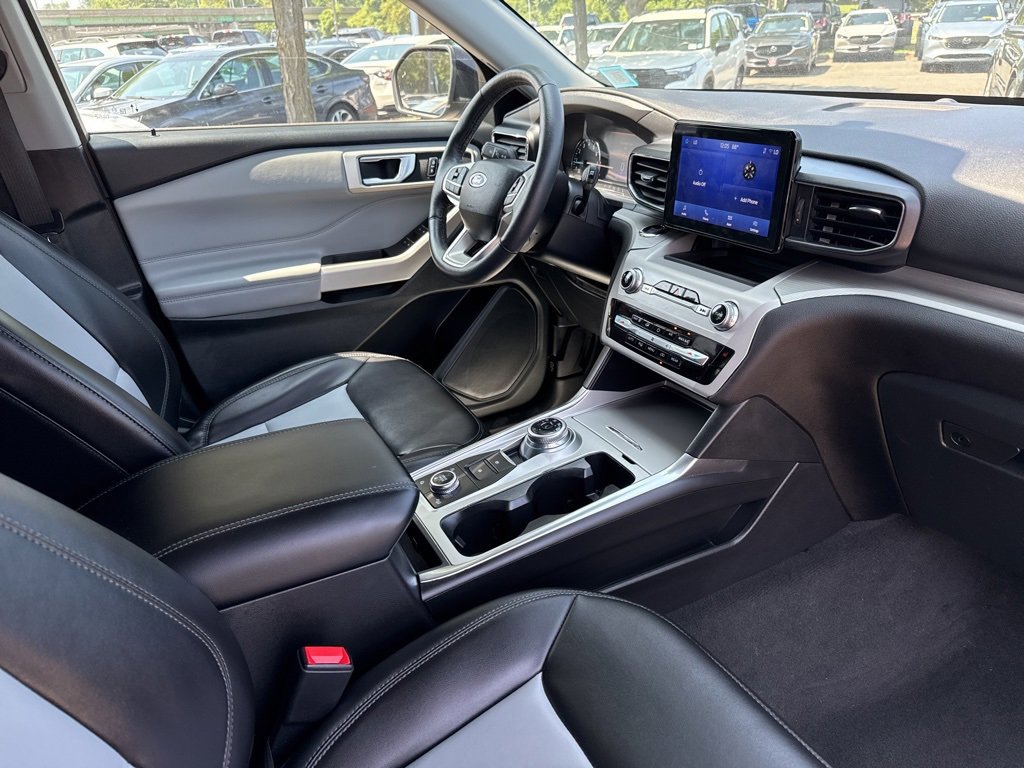 Certified 2023 Ford Explorer XLT w/ Equipment Group 202A image 33