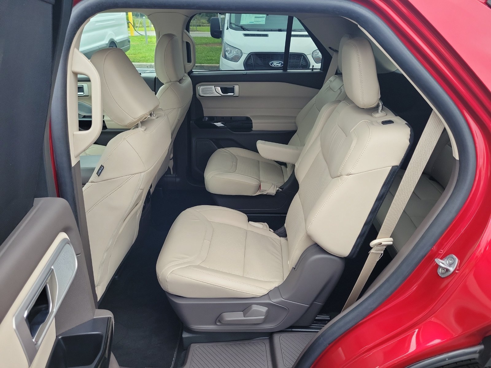 Certified 2023 Ford Explorer Platinum w/ Technology Package AWD/4WD image 12