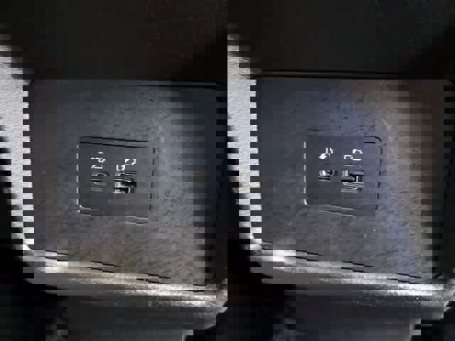 Used 2023 Nissan Rogue SV image 18