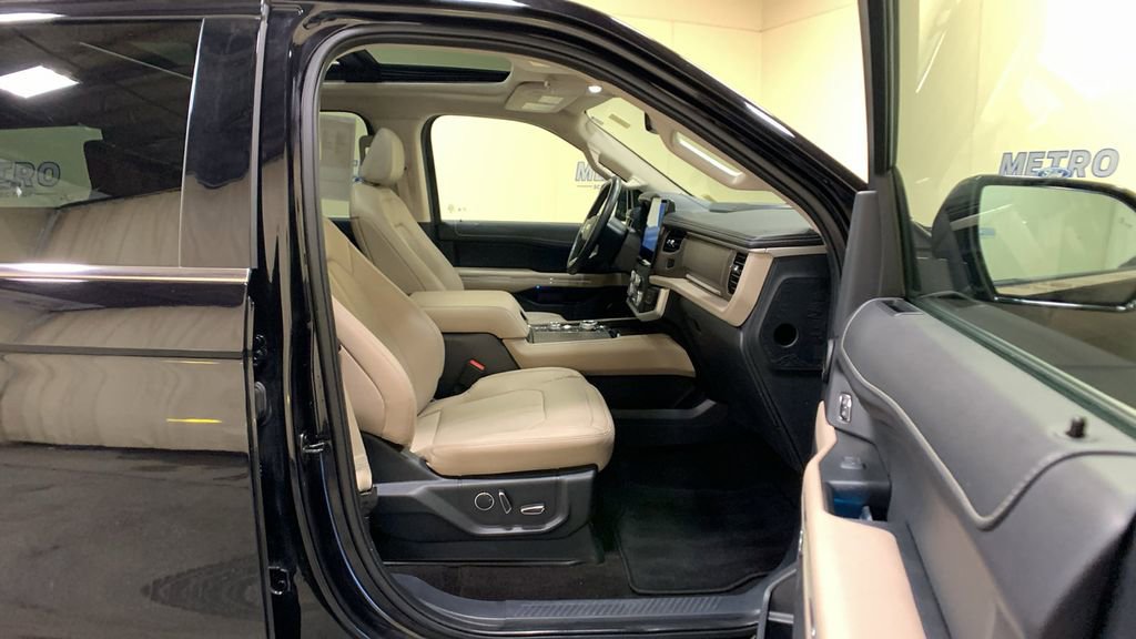 Certified 2023 Ford Expedition Limited AWD/4WD image 11