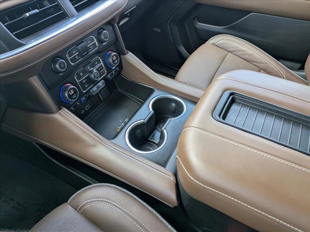 Used 2024 Chevrolet Suburban High Country RWD image 12