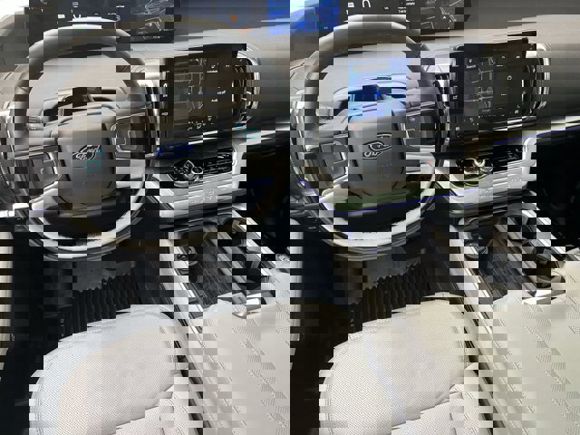 Certified 2025 Ford Expedition Platinum w/ Platinum Ultimate Package image 17