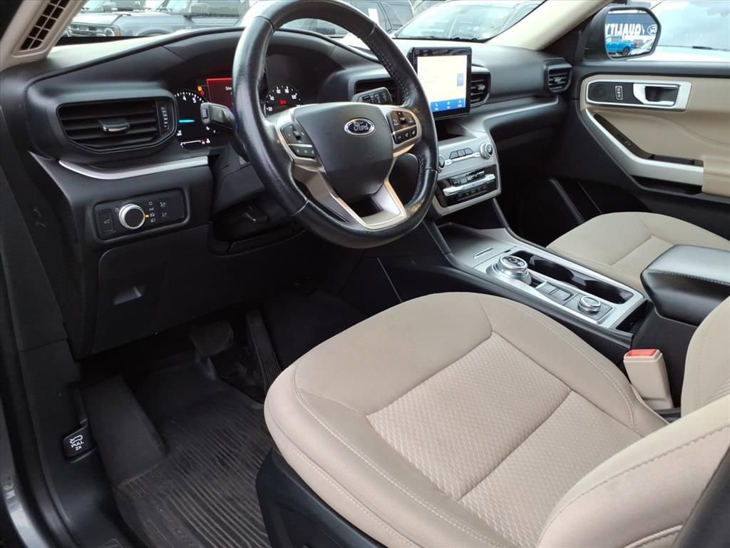 Certified 2022 Ford Explorer XLT w/ Class IV Trailer Tow Package image 13