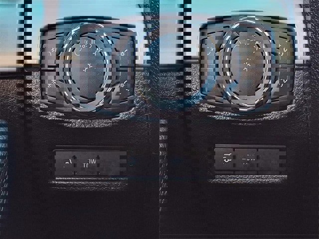 Certified 2017 Ford Explorer XLT w/ Equipment Group 202A image 24