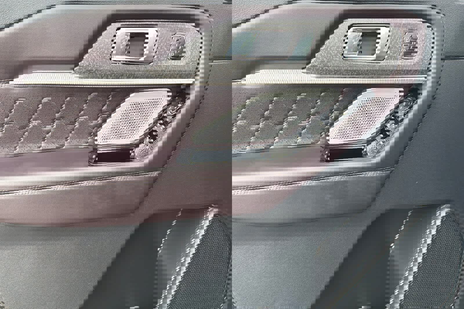 Certified 2025 Ford Explorer Platinum w/ LUX Leather Package image 12