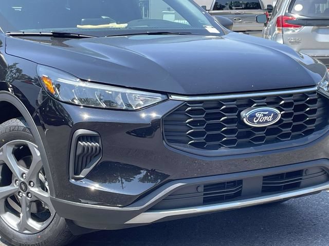 Certified 2025 Ford Escape ST-Line FWD image 2