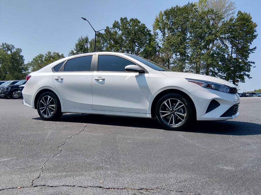 Used 2024 Kia Forte LXS FWD image 2