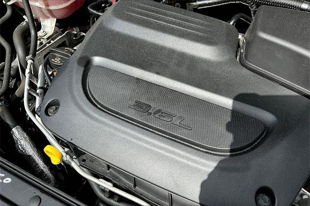 Used 2021 Chrysler Pacifica Touring image 33