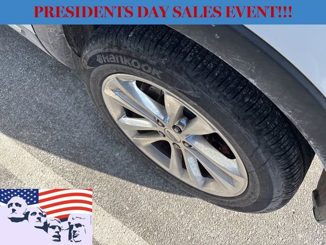 Certified 2018 Ford Explorer XLT w/ Equipment Group 202A image 6