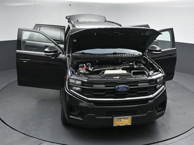 Certified 2025 Ford Expedition Active AWD/4WD image 55