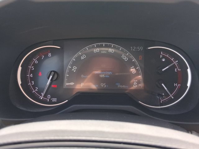 Used 2024 Toyota RAV4 LE FWD image 31