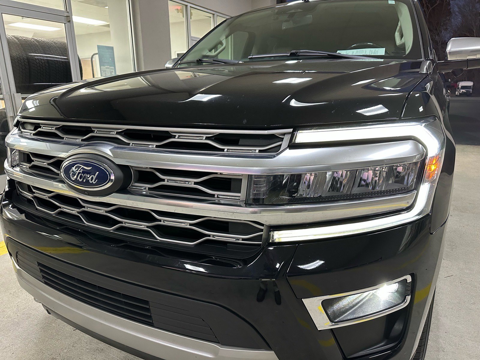 Certified 2023 Ford Expedition Platinum image 8