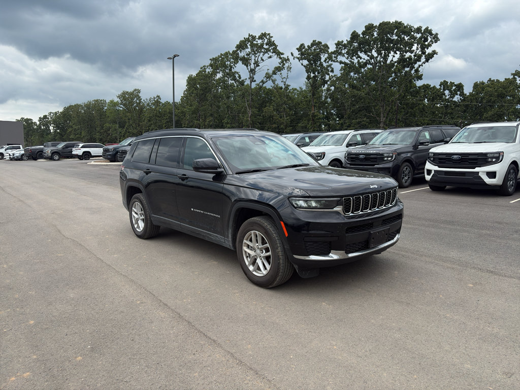 Used 2025 Jeep Grand Cherokee L Laredo RWD image 4