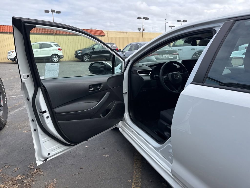 Used 2023 Toyota Corolla LE FWD image 7