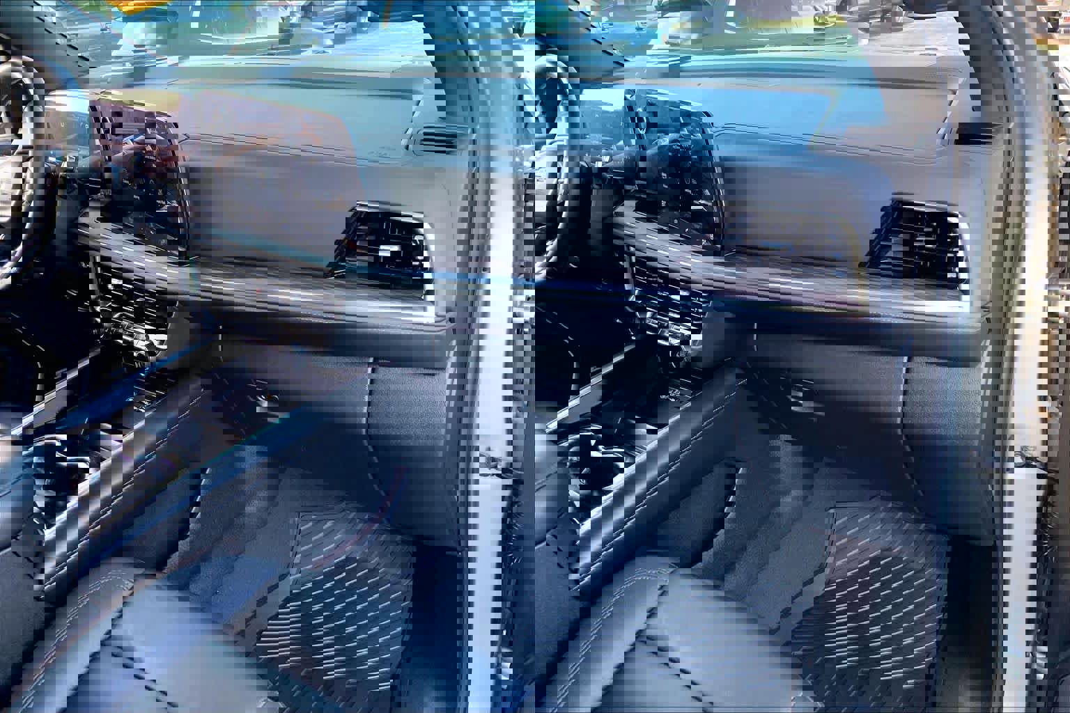 Used 2025 Chevrolet Suburban Z71 w/ Comfort Package image 16