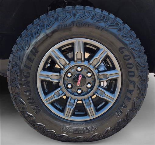 Used 2025 GMC Sierra 1500 AT4X AWD/4WD image 30