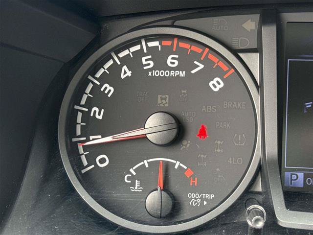 Used 2020 Toyota Tacoma SR w/ SR Convenience Package RWD image 23