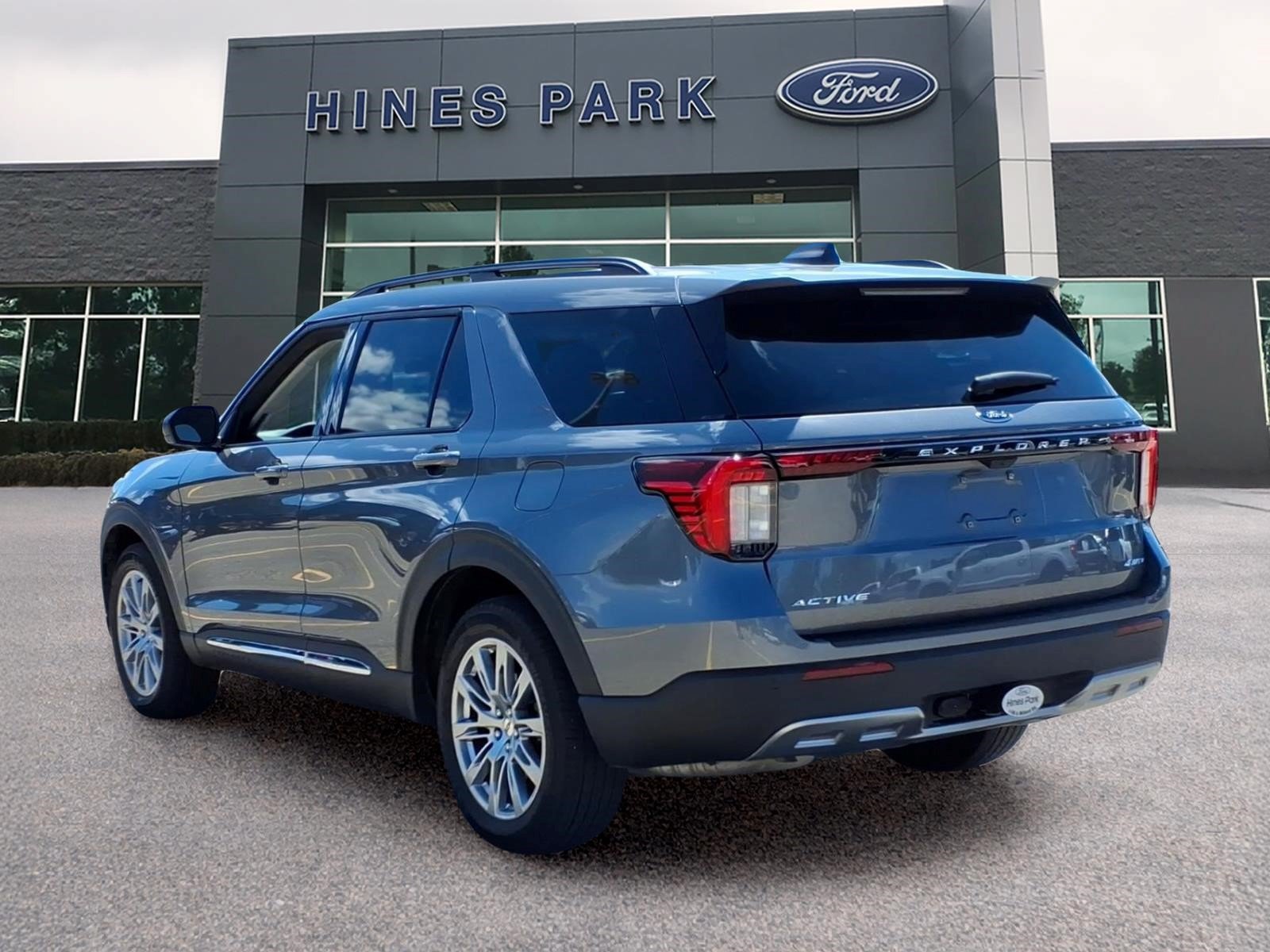 Certified 2025 Ford Explorer Active w/ Active Comfort Package AWD/4WD image 5