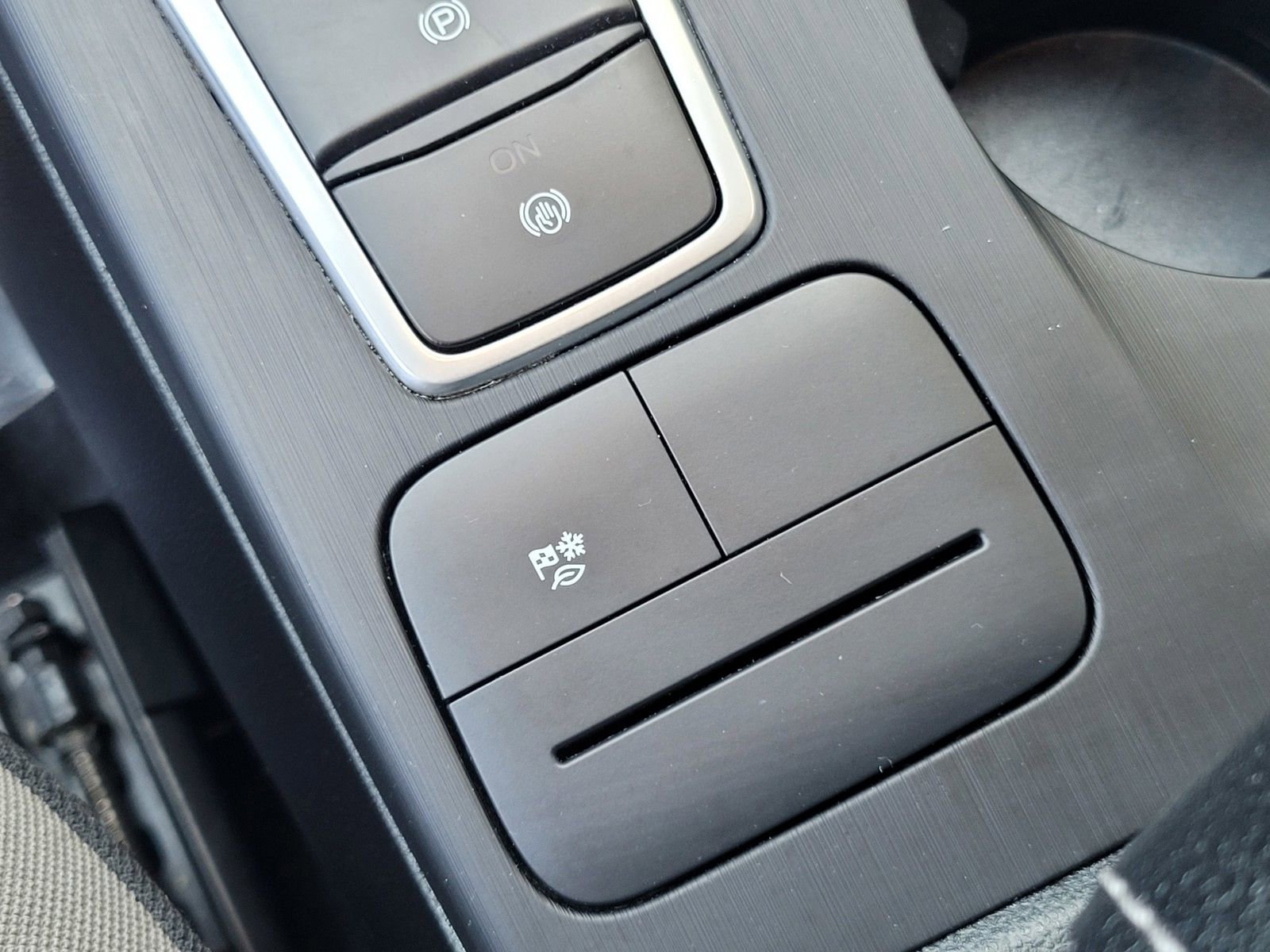 Certified 2021 Ford Escape SE w/ SE Sport Appearance Package FWD image 26