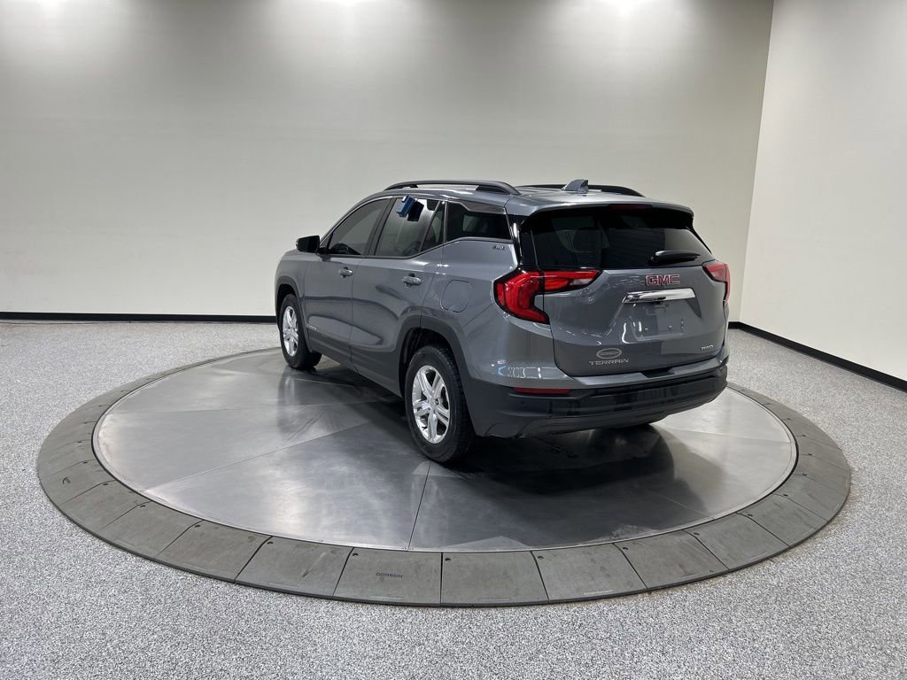Used 2020 GMC Terrain SLE w/ Driver Convenience Package image 3