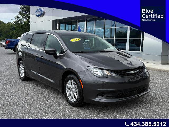 Used 2023 Chrysler Voyager LX FWD image 1