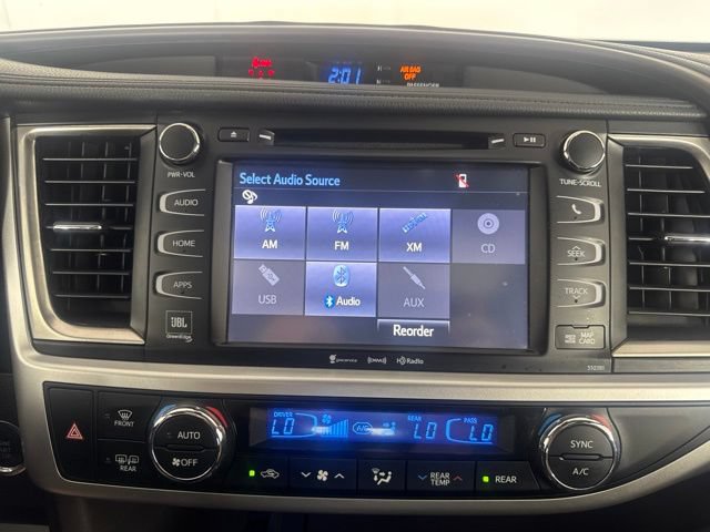 Used 2019 Toyota Highlander Limited AWD/4WD image 16