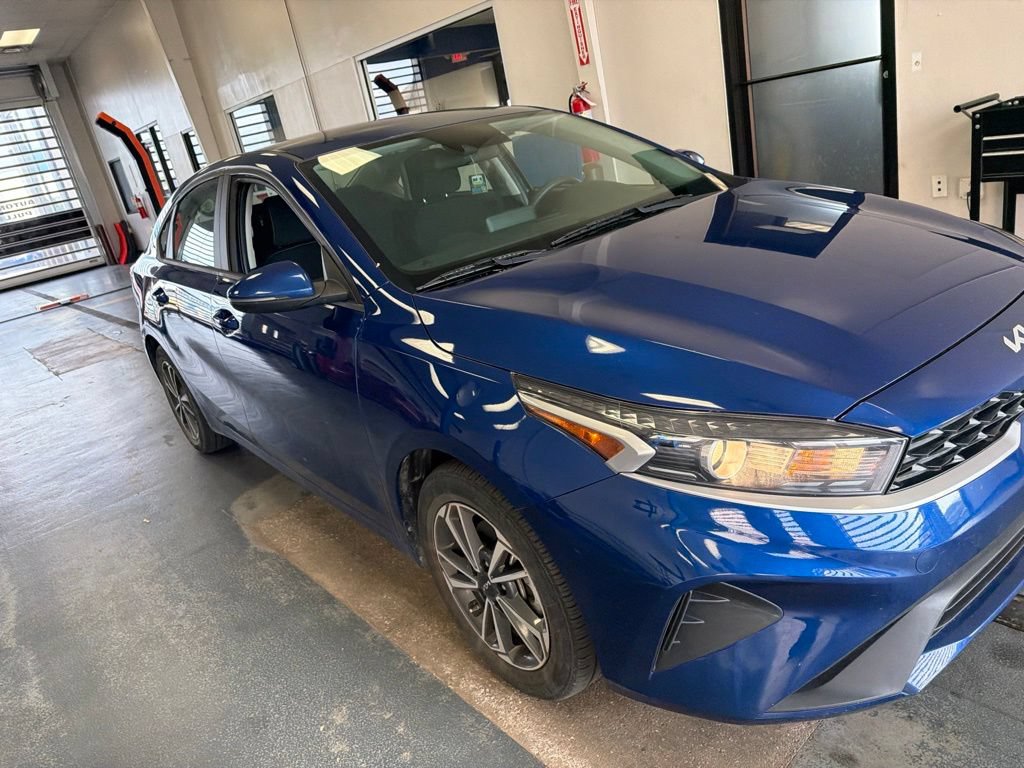 Used 2023 Kia Forte LXS w/ LXS Technology Package FWD image 1