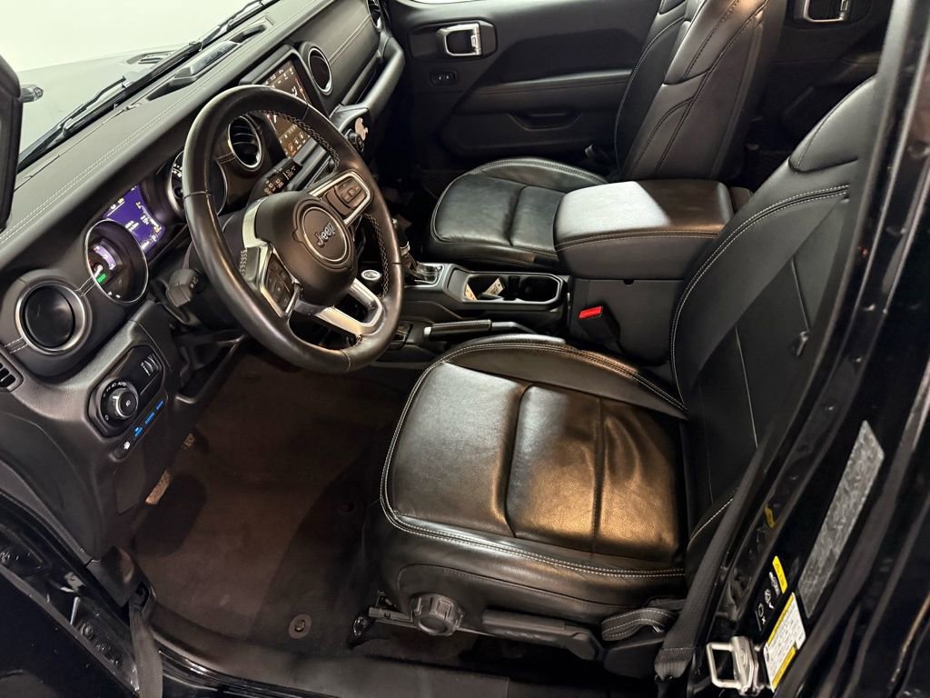 Used 2023 Jeep Wrangler Unlimited Sahara w/ Cold Weather Group image 17