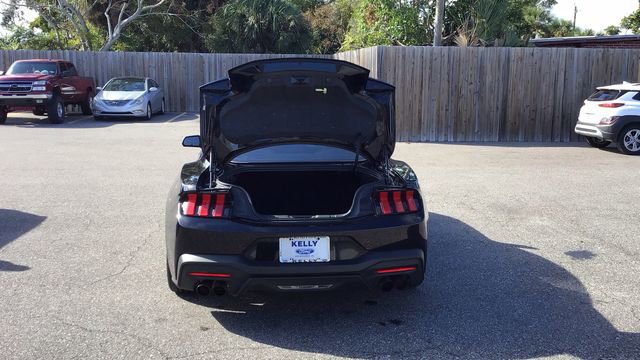Certified 2024 Ford Mustang Coupe image 5