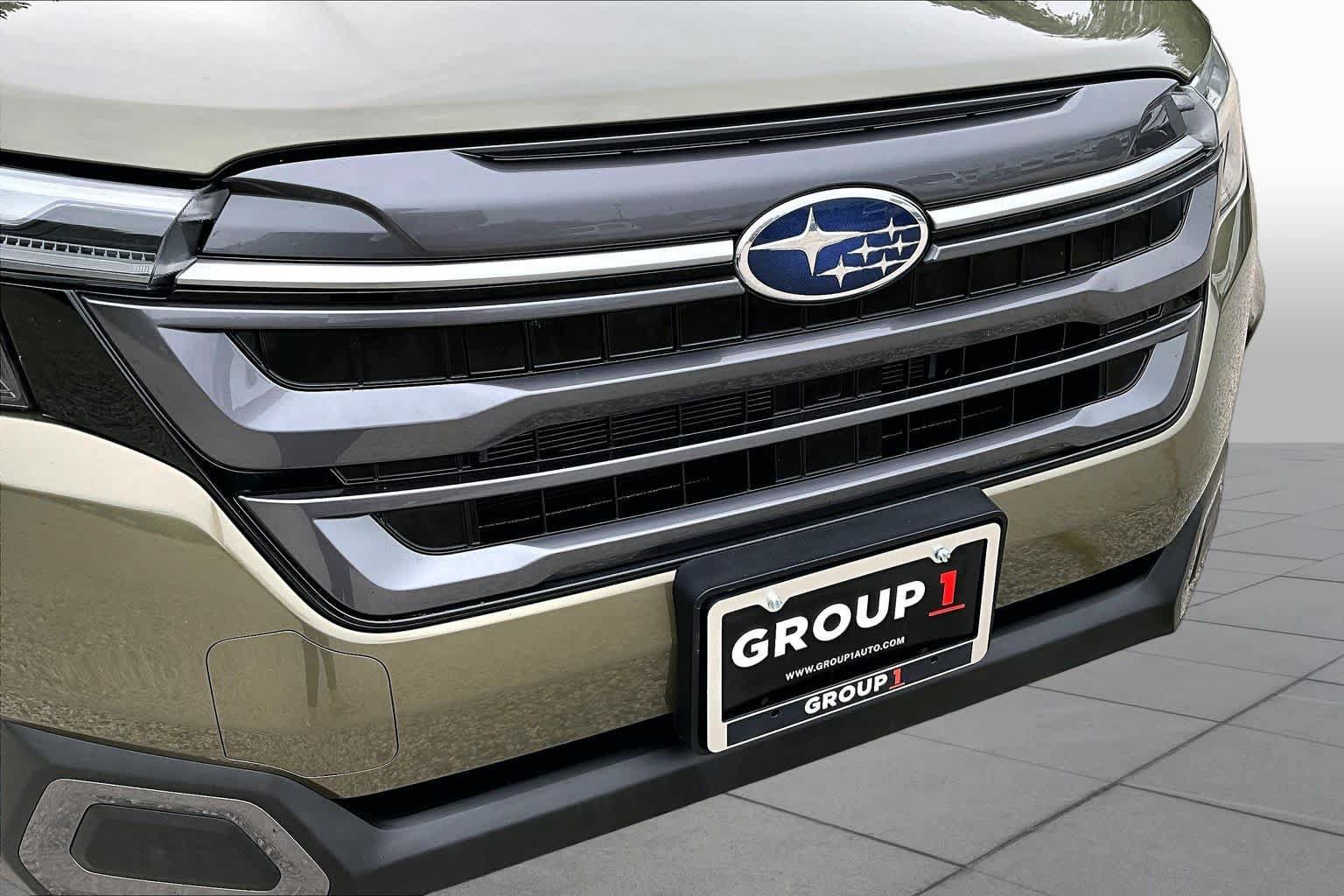 Used 2025 Subaru Forester Limited AWD/4WD image 32