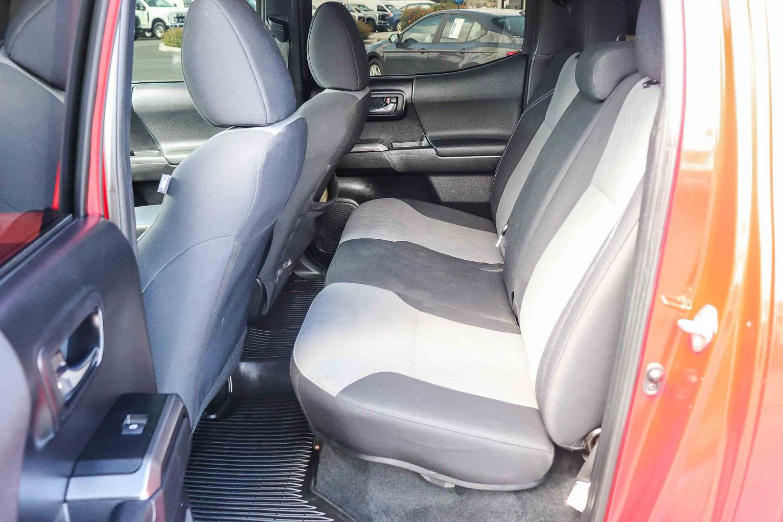 Used 2020 Toyota Tacoma TRD Sport w/ Technology Package RWD image 17