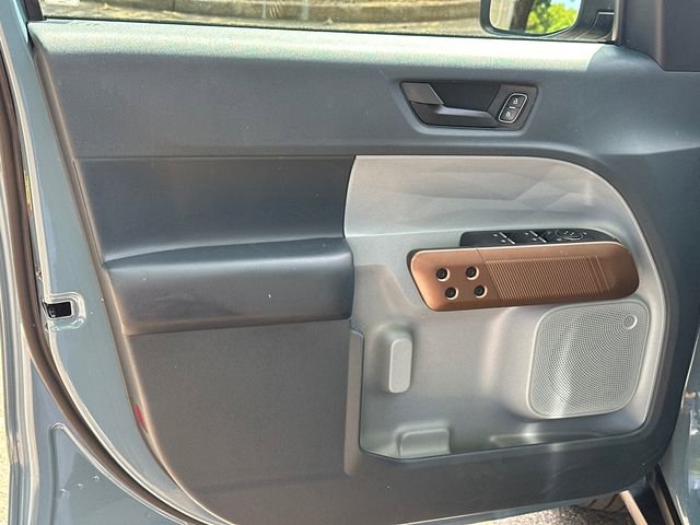 Certified 2023 Ford Maverick Lariat FWD image 13