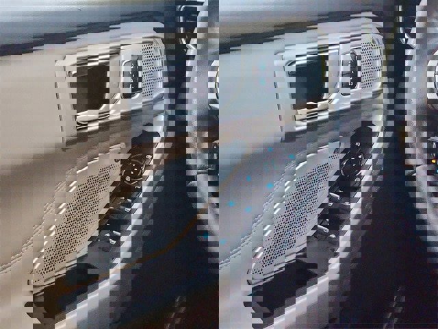 Certified 2023 Ford Explorer Limited w/ Limited Technology Package image 11