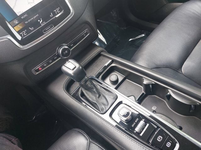 Used 2020 Volvo XC90 T6 Momentum AWD/4WD image 25