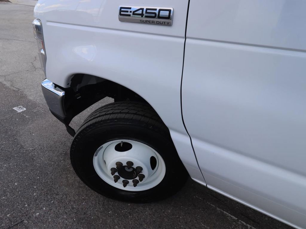 Certified 2022 Ford E-450 and Econoline 450 Super Duty w/ Power Windows & Locks Group image 11