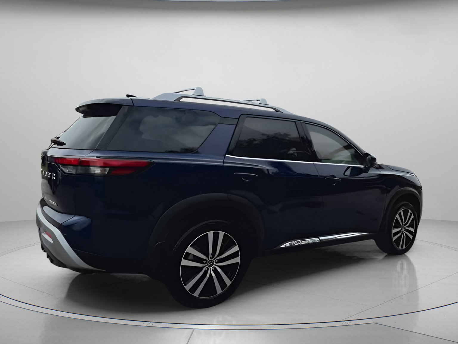 Used 2024 Nissan Pathfinder Platinum image 21