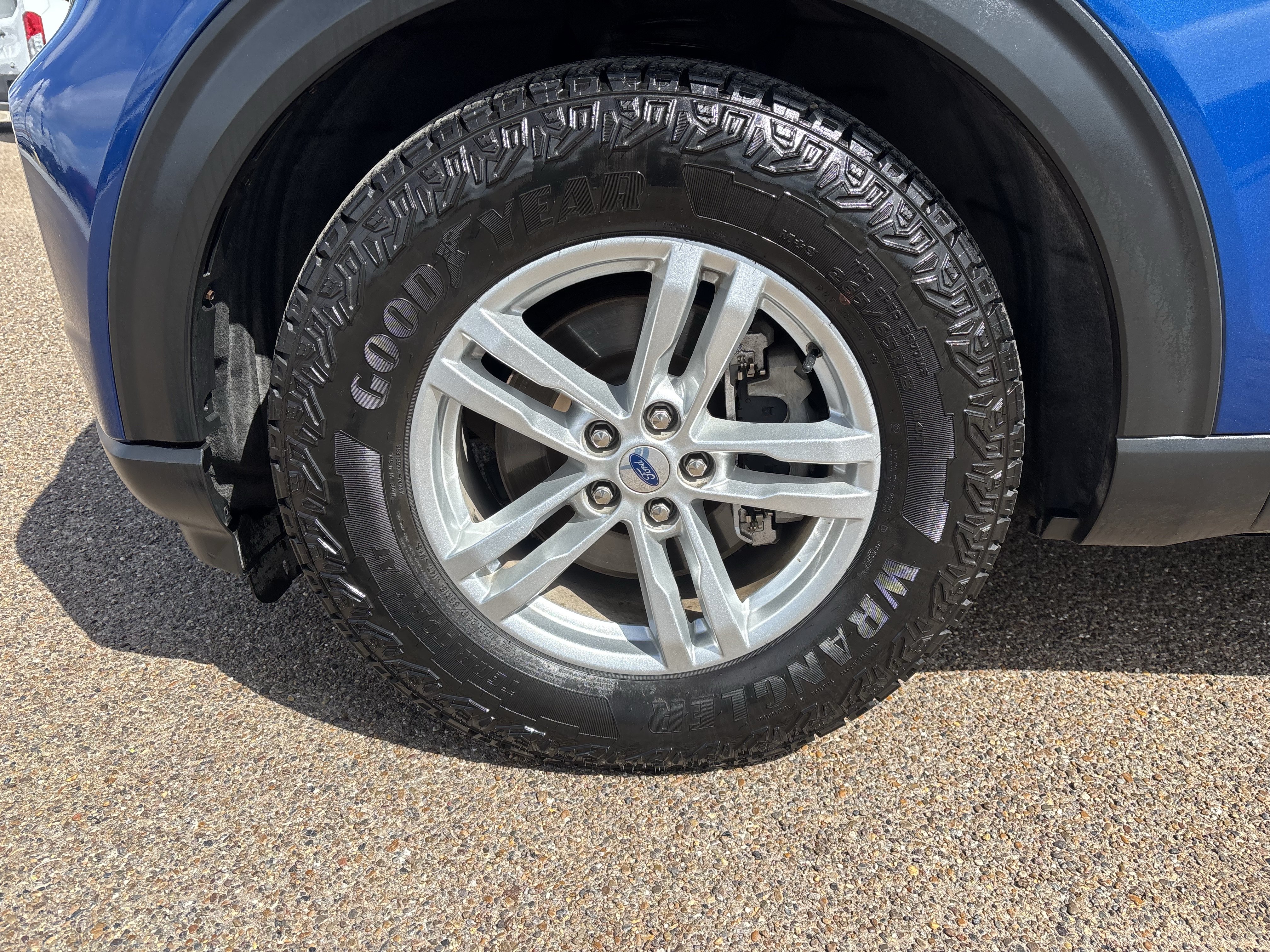 Certified 2022 Ford Explorer XLT RWD image 8