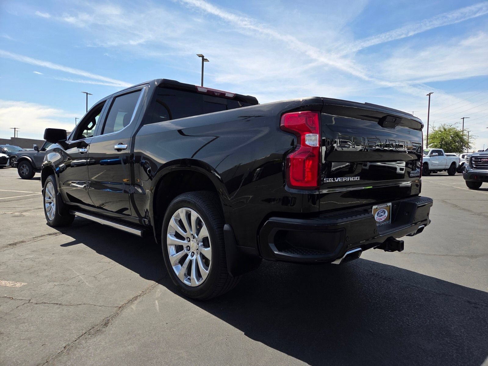 Used 2021 Chevrolet Silverado 1500 High Country w/ Technology Package AWD/4WD image 4