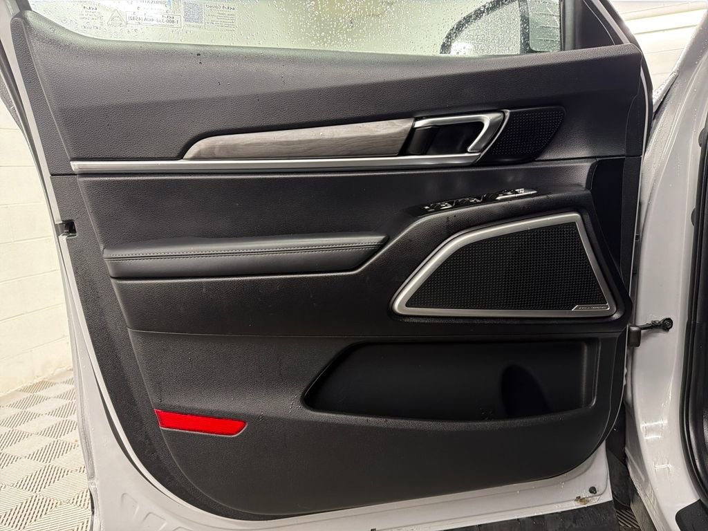 Used 2024 Kia Telluride EX X-Line image 17