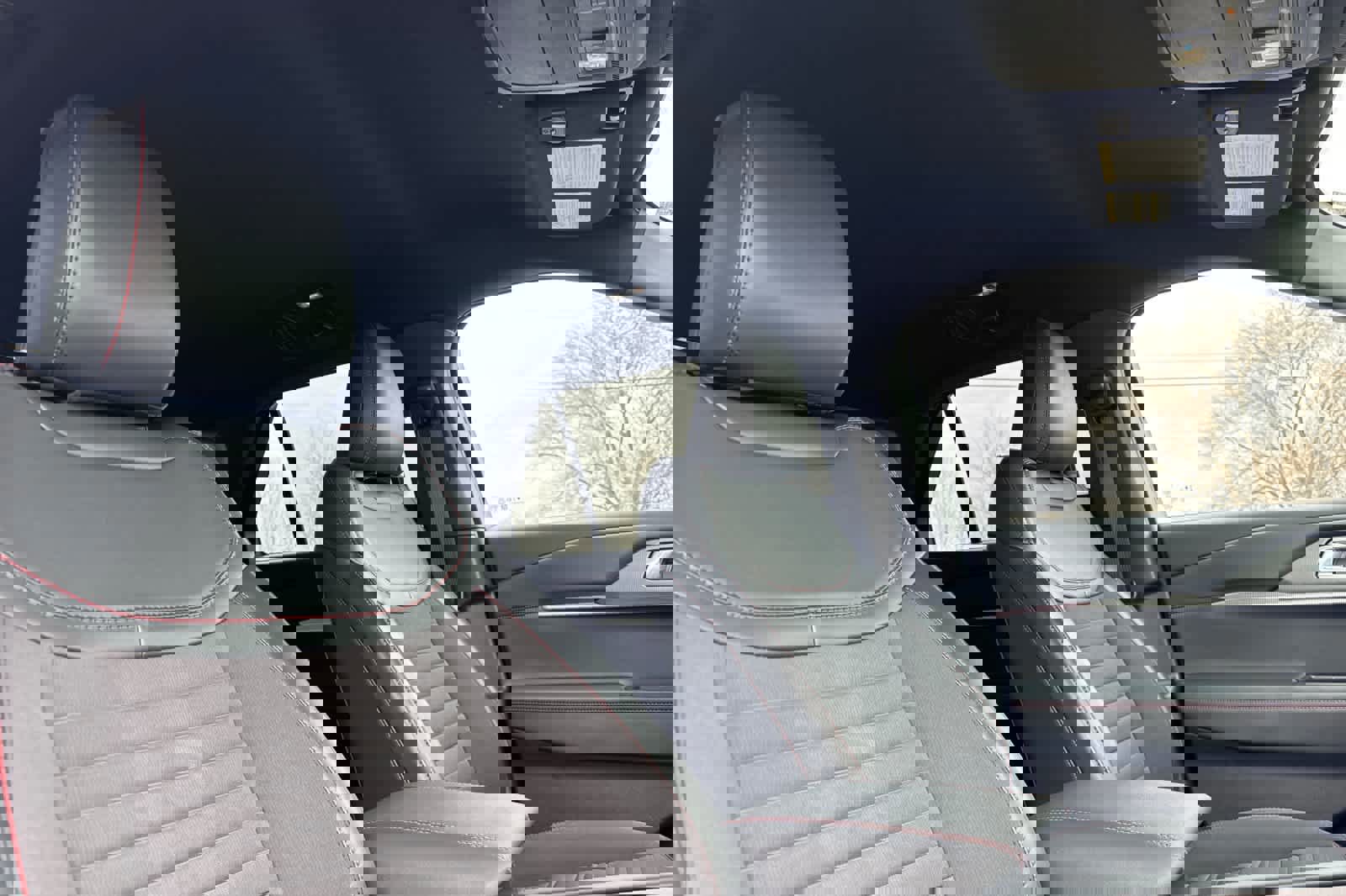 Certified 2025 Ford Explorer ST-Line image 18