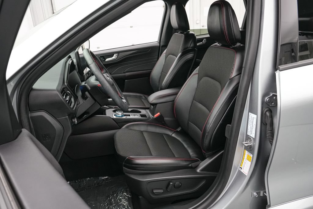 Certified 2024 Ford Escape ST-Line w/ Tech Pack #1 AWD/4WD image 12