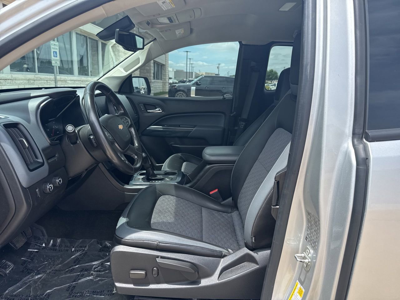 Used 2018 Chevrolet Colorado Z71 AWD/4WD image 8