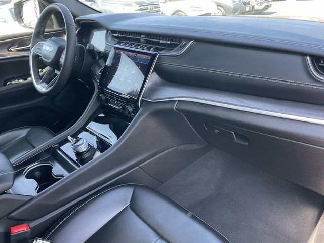 Used 2024 Jeep Grand Cherokee Limited AWD/4WD image 37